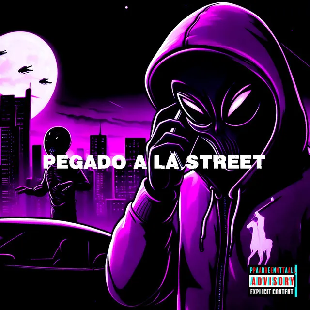 Pegado a la street