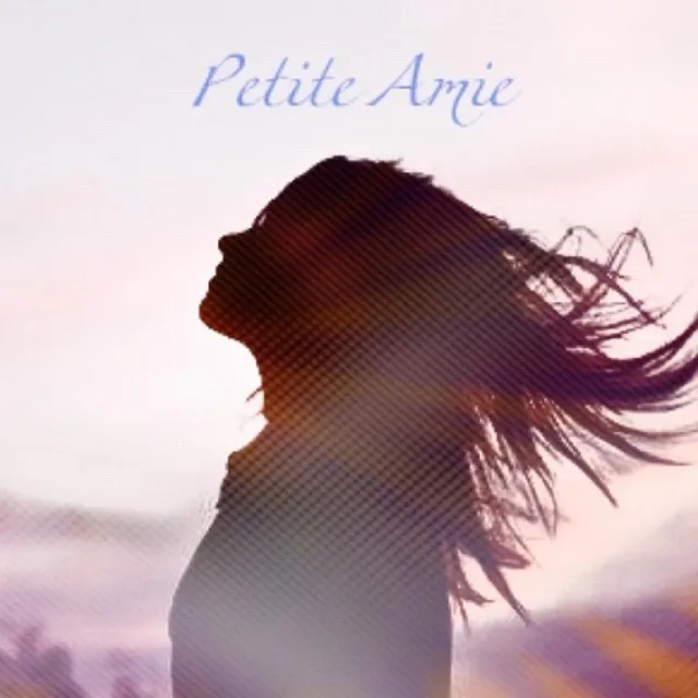 Petite Amie