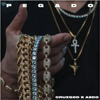 Pegado by Aedo