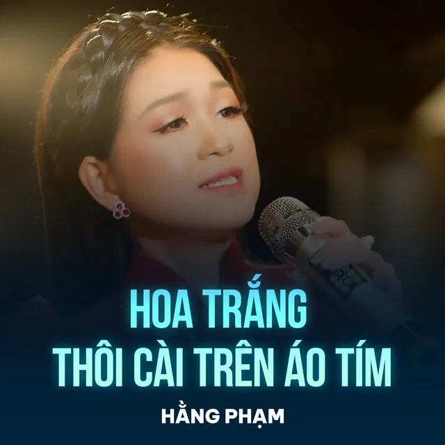 Hoa Trắng Thôi Cài Trên Áo Tím