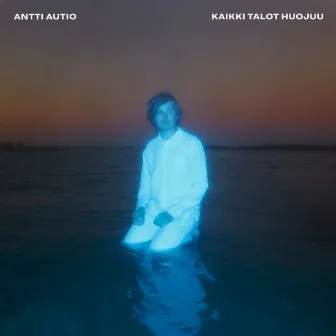 Kaikki talot huojuu by Antti Autio