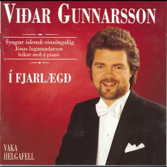 Í fjarlægð by Viðar Gunnarsson