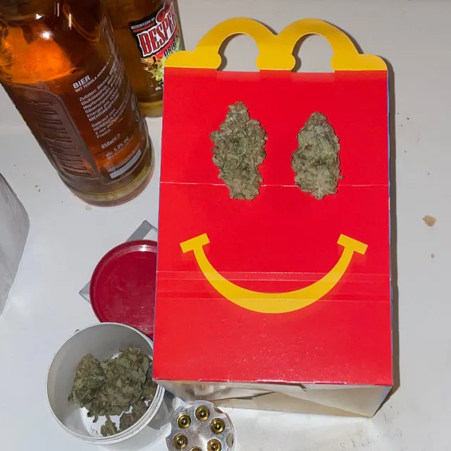 HAPPY MEAL