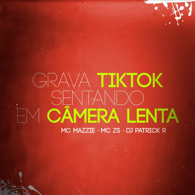 Grava Tiktok Sentando em Câmera Lenta