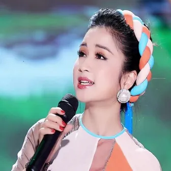 Về xứ Nghệ cùng em (Live) by Lê Trần Khánh Vy