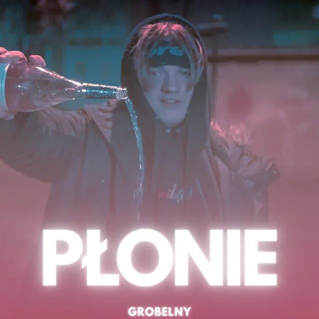 Płonie