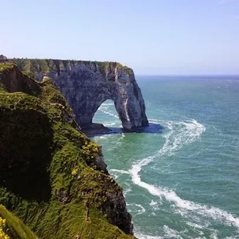 Etretat by Eric lammers