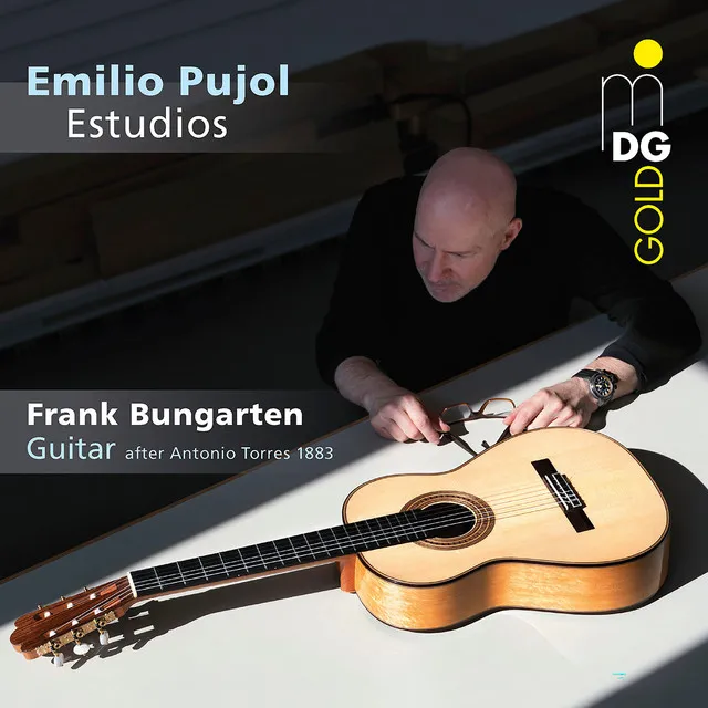 Pujol: Estudios