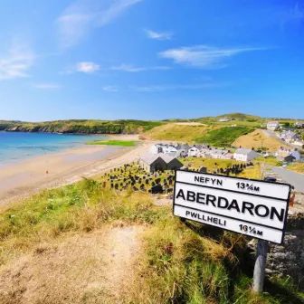 Brenhines Aberdaron by Rhydian Meilir