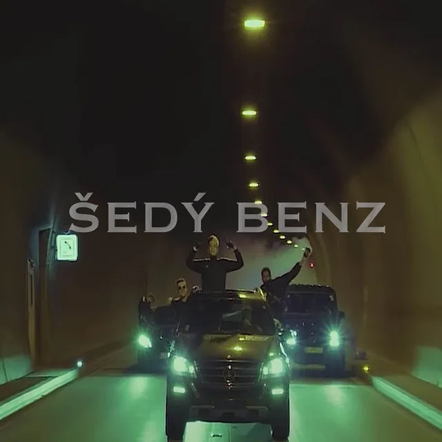 Šedý benz