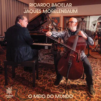 O Meio do Mundo by Ricardo Bacelar