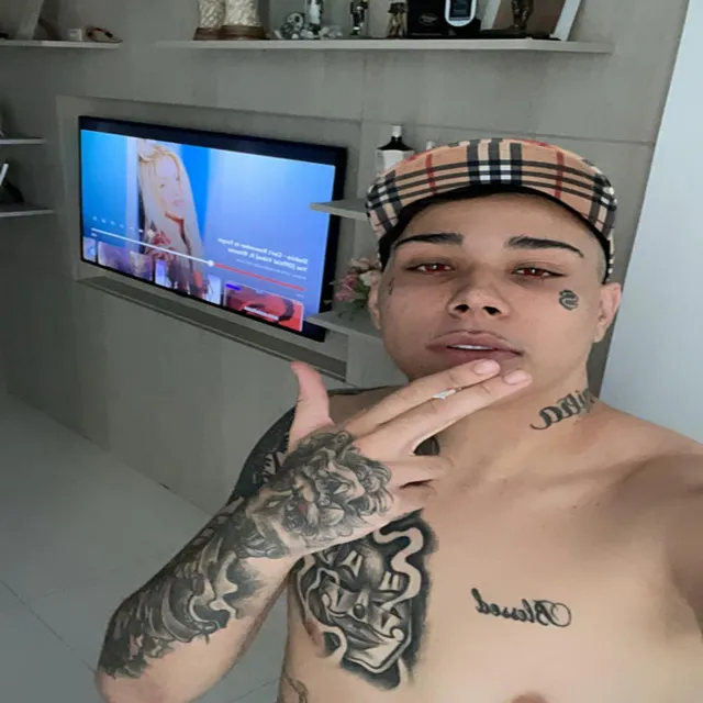 Ela vem na Cavalgada toda Tatuada