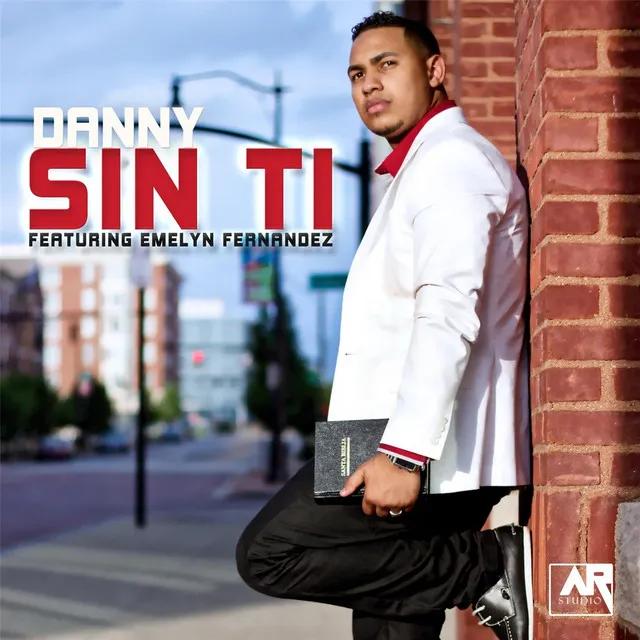 Sin Ti (feat. Emelyn Fernandez)