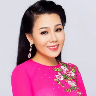 Mùa Xuân Xôn Xao by Trần Xuân