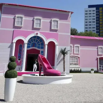 BARBIE CRIB by Da Luna