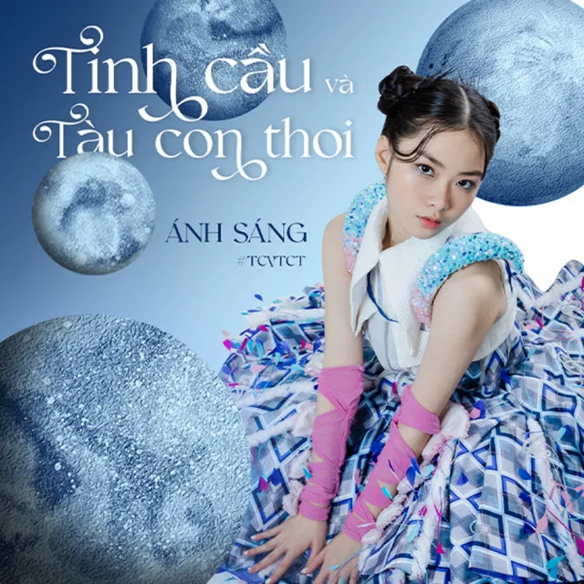 Tinh Cầu Và Tàu Con Thoi