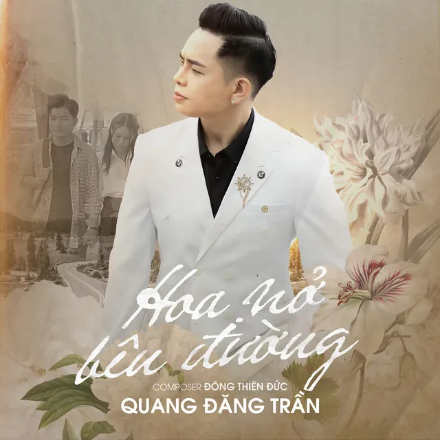 Hoa Nở Bên Đường